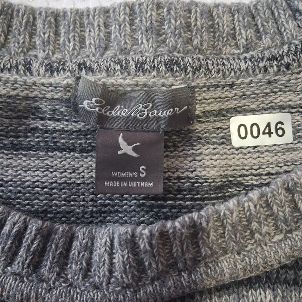 Womens Gray Striped Sweater - Picture 3 of 9